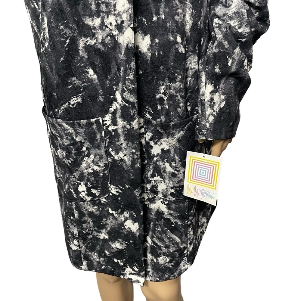 LuLaRoe GWEN M Black White Ink Blot Open Front Cardigan with Pockets NWT - Picture 4 of 12